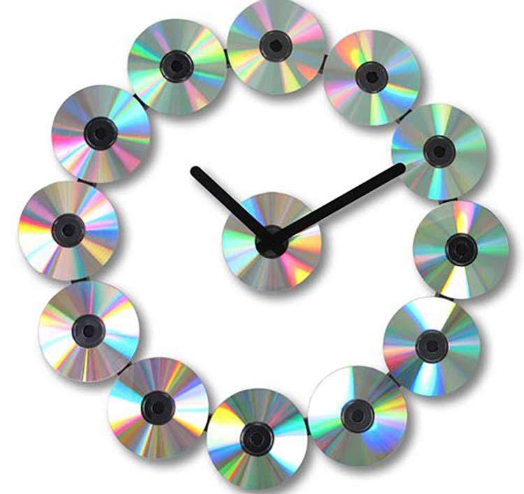 ساعت دیواری با CD های قدیمی